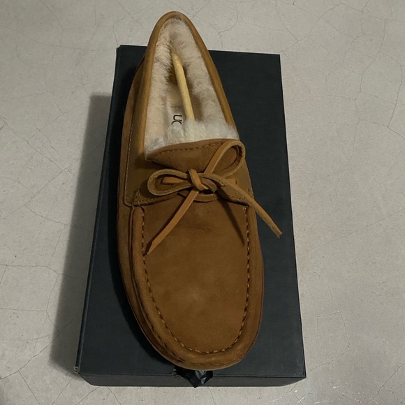 UGG Other - Men’s UGG slippers. Size 8